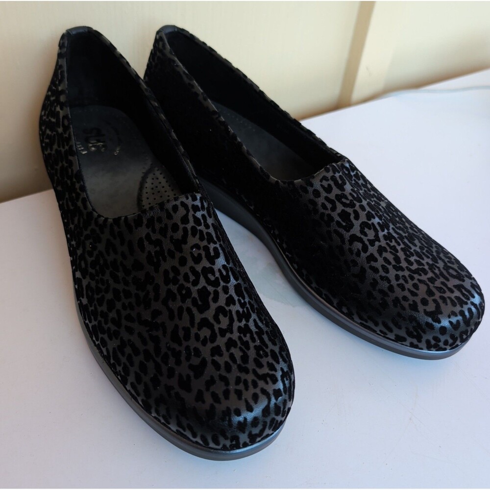 SAS Bliss Black Leopard Slip On Wedge Comfort Shoes Women Size 8.5 Tripad